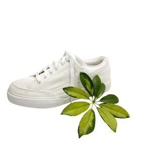 Vintage NIKE White Lace Up Canvas Sneakers 7.5 (7)